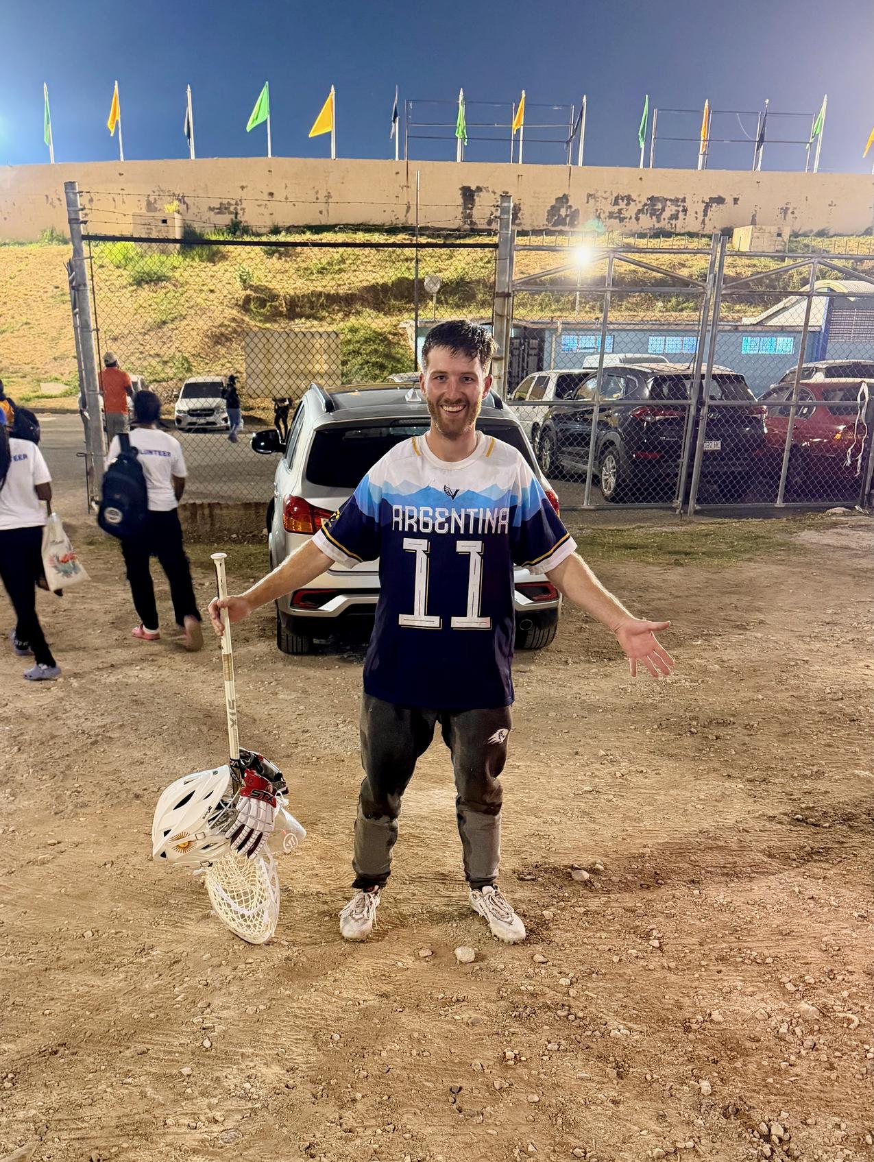 Connor con la camiseta de la selección argentina de lacrosse